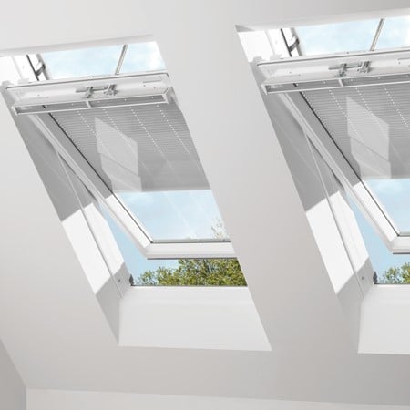 Keylite Centre Pivot Integral Blind Roof Window with Standard Electric Kit - 780 x 1180mm - White Painted - WFCP05EISEK Price Comparisons | Compare The Build